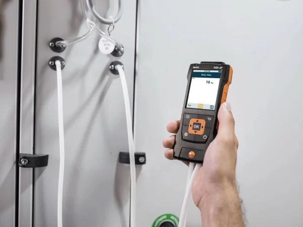 testo 440, 440 dP Air velocity & IAQ measuring instruments