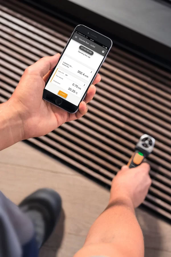 testo 410i Vane anemometer operated with smartphone