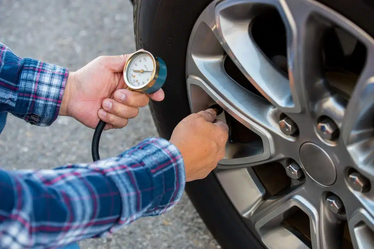 การใช้ เกจวัดลมยาง tire-pressure-guage